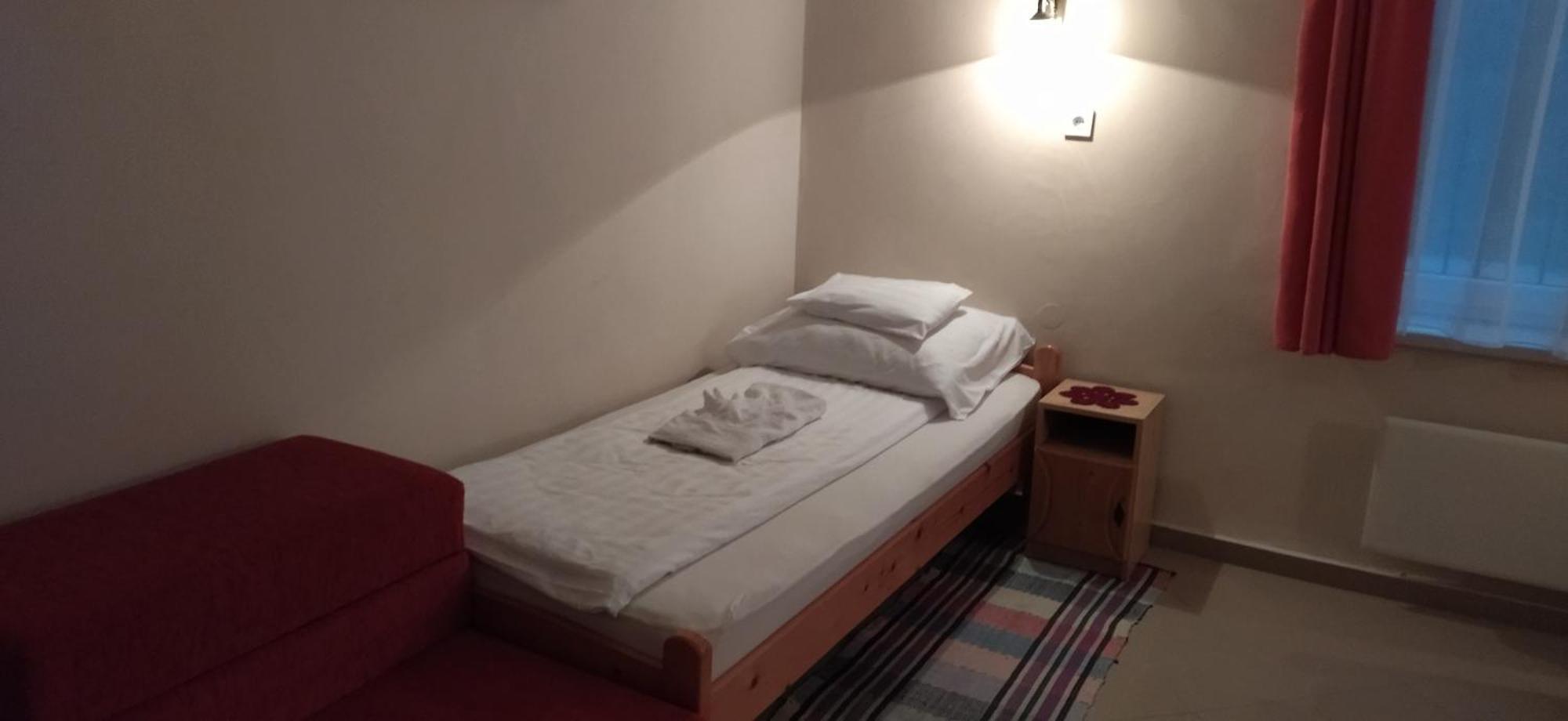 Koos Vendeghaz Otel Uppony Dış mekan fotoğraf